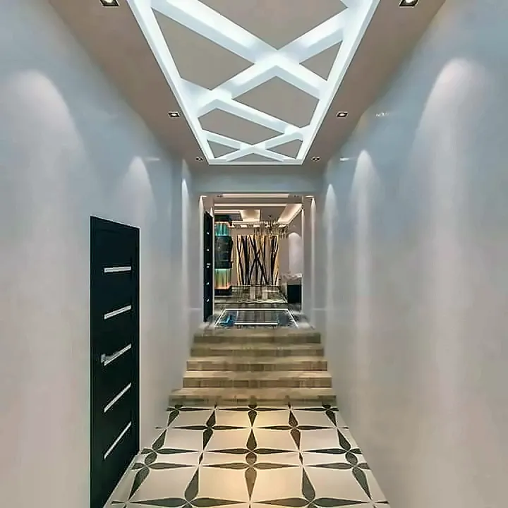 ممر هندسي مضيء